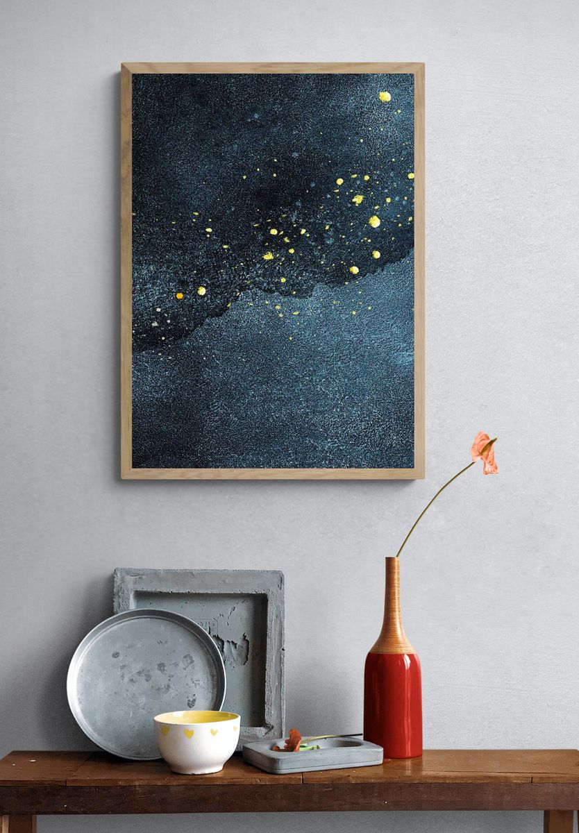 Gold splatter dark blue texture. — room view 3