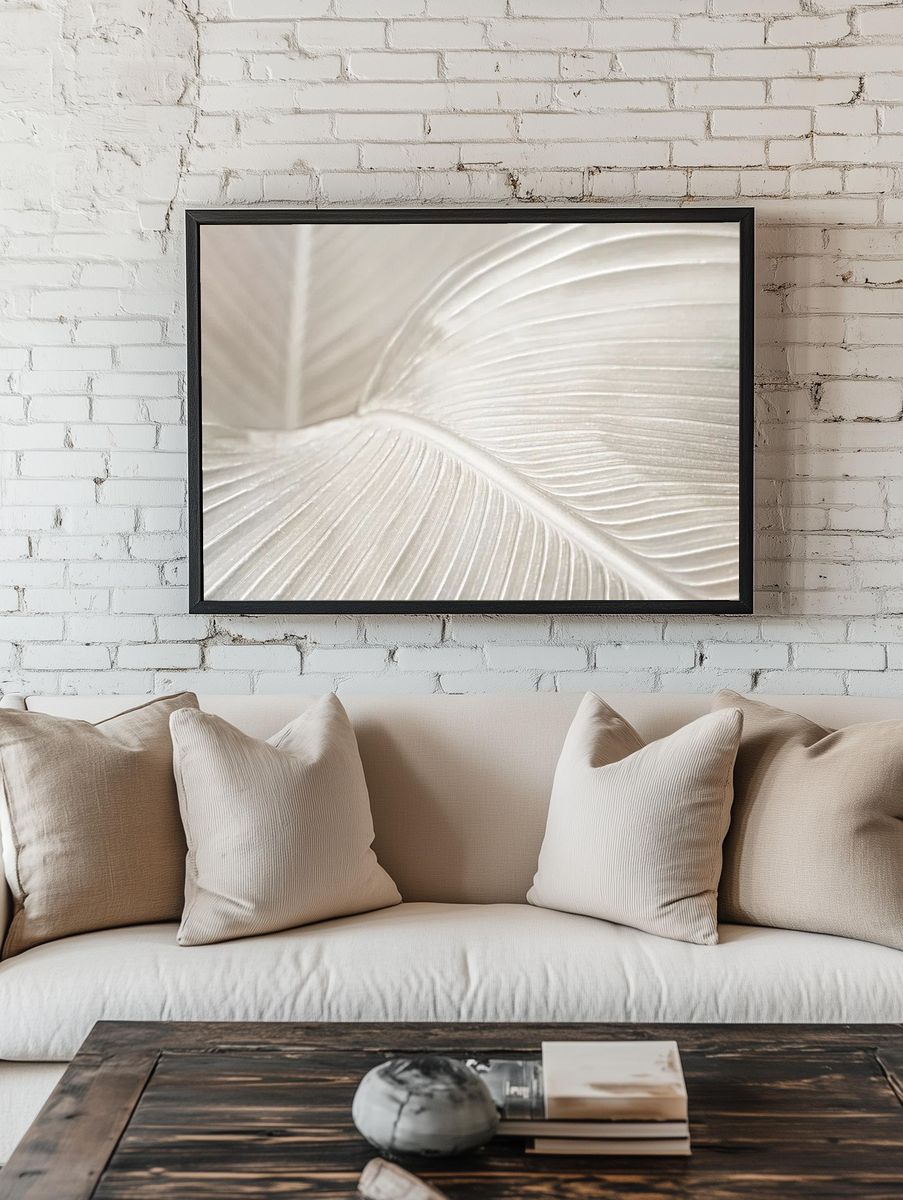 Creamy bird paradise leaf background. — room view 1
