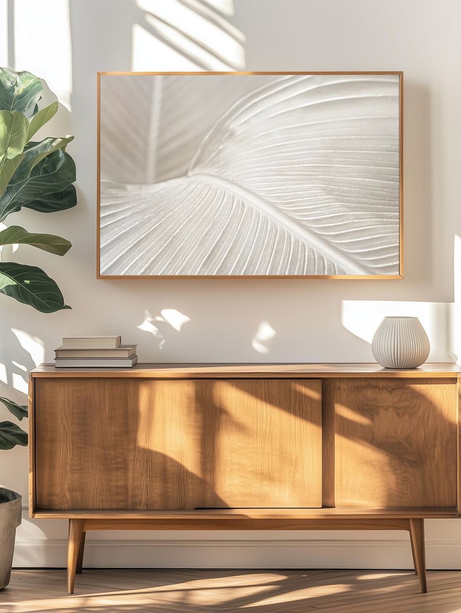 Creamy bird paradise leaf background. — room view 3
