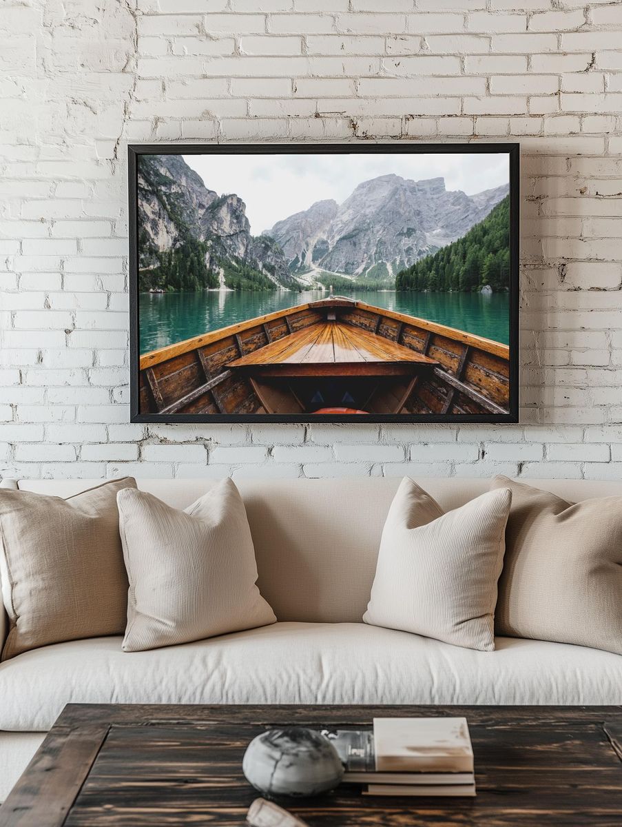 boat Lago di Braies, Italy. — room view 1