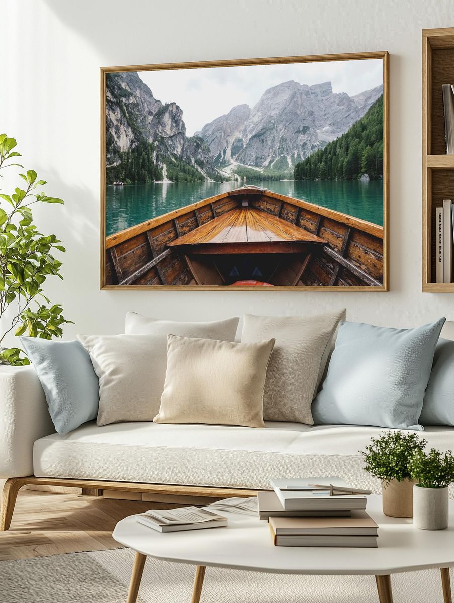 boat Lago di Braies, Italy. — room view 2