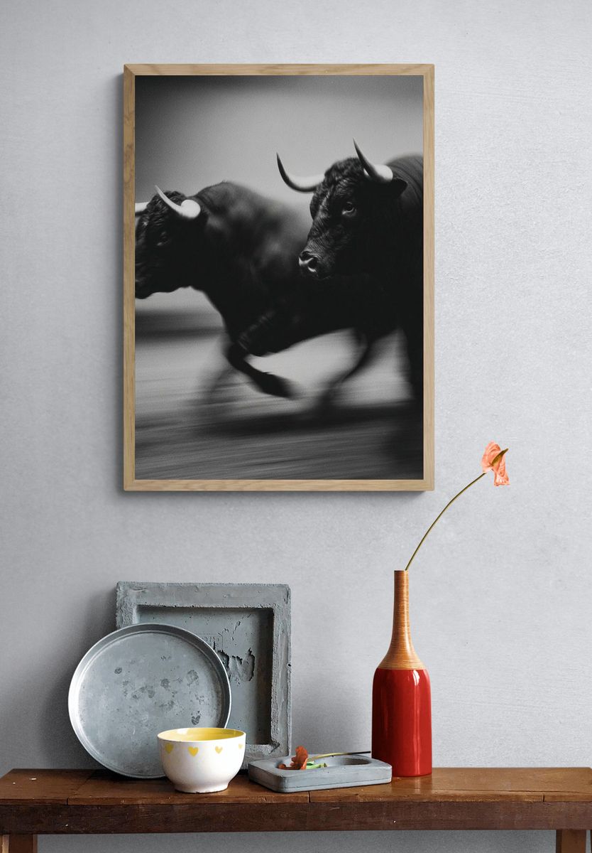 Running Bulls Black-White Poster. — room view 3