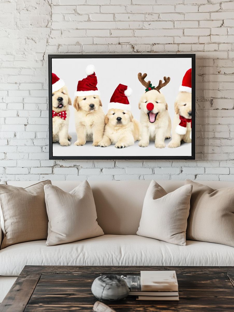 Group adorable Golden Retriever puppies. — room view 1