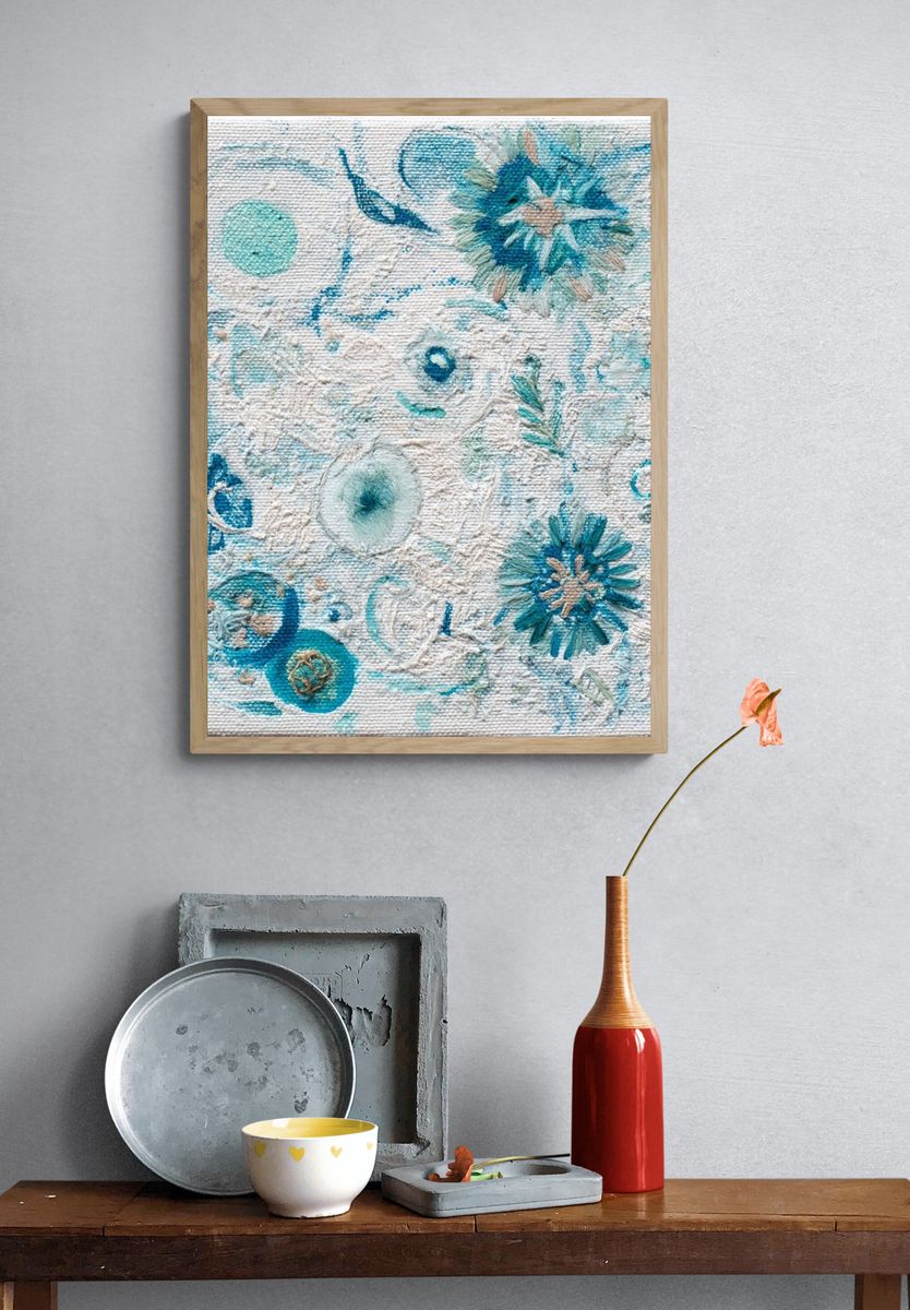 Blue Floral Abstract Print. — room view 3