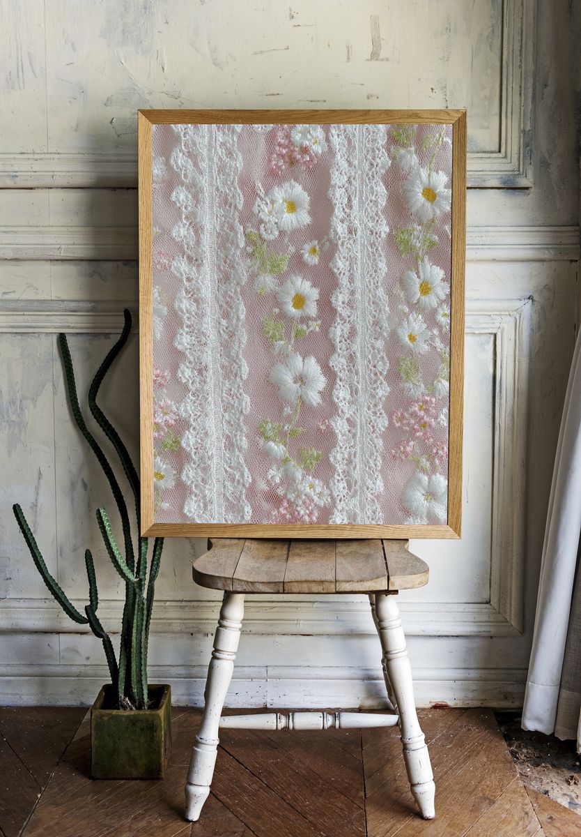 Daisy Lace Floral Print. — room view 1