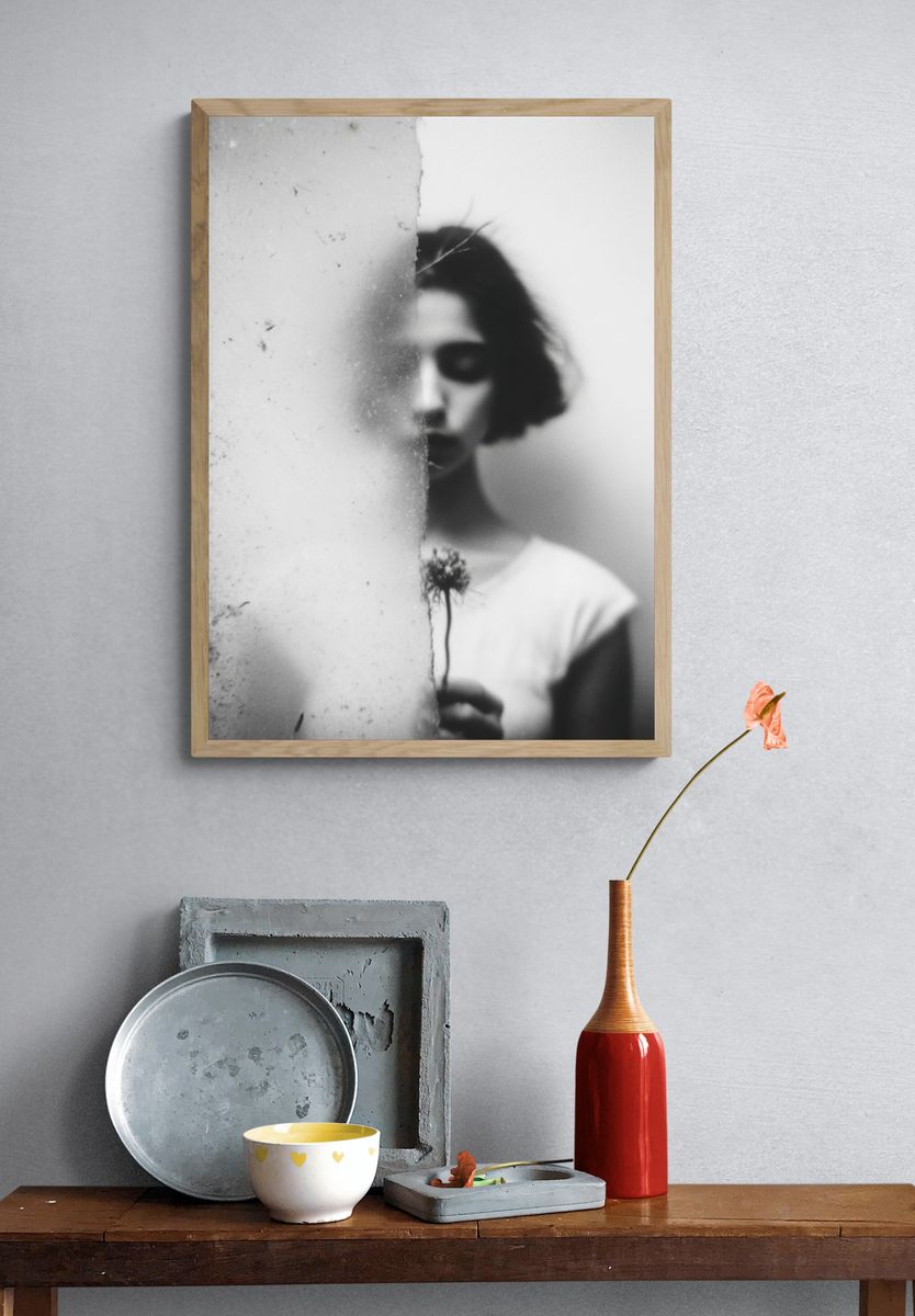 Blurred Portrait Black-White Print. — room view 3