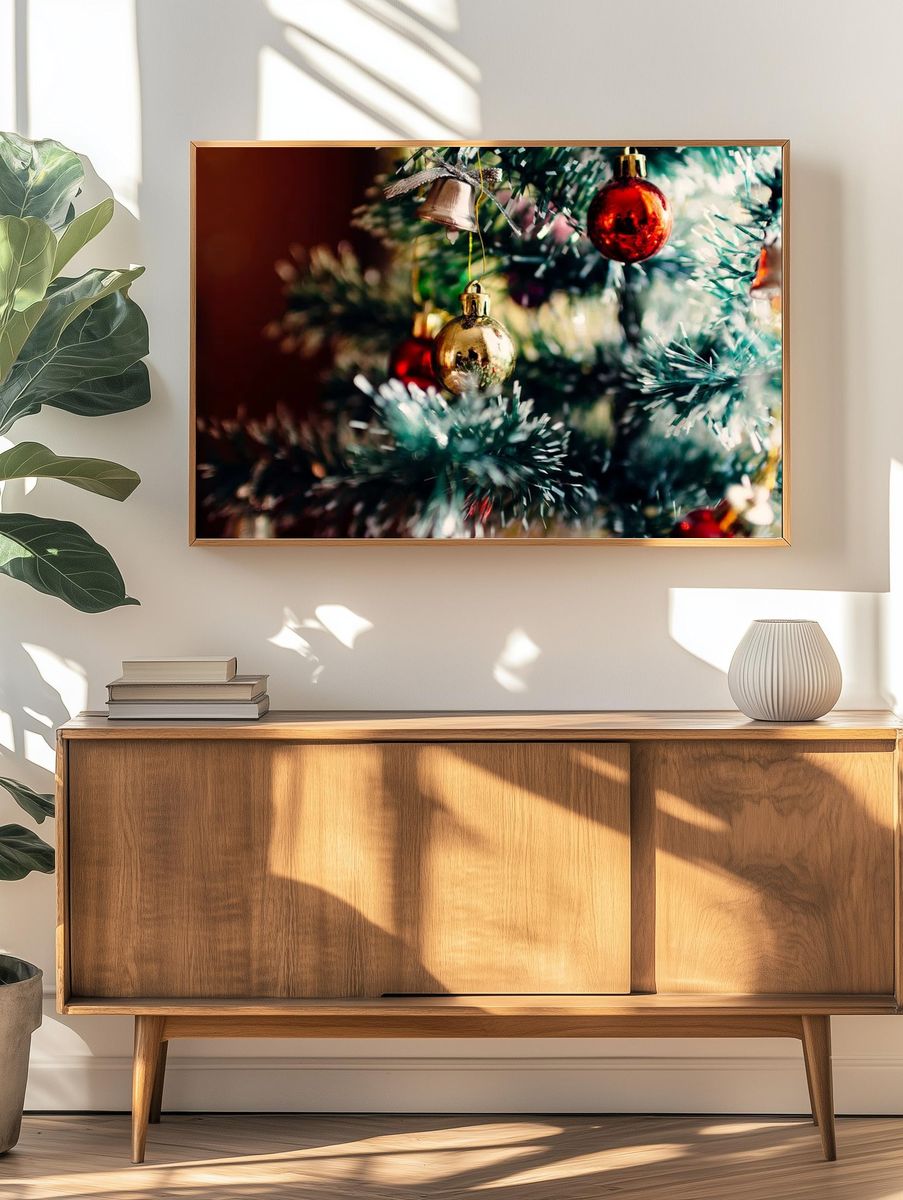 Bauble balls hang Christmas tree. — room view 3