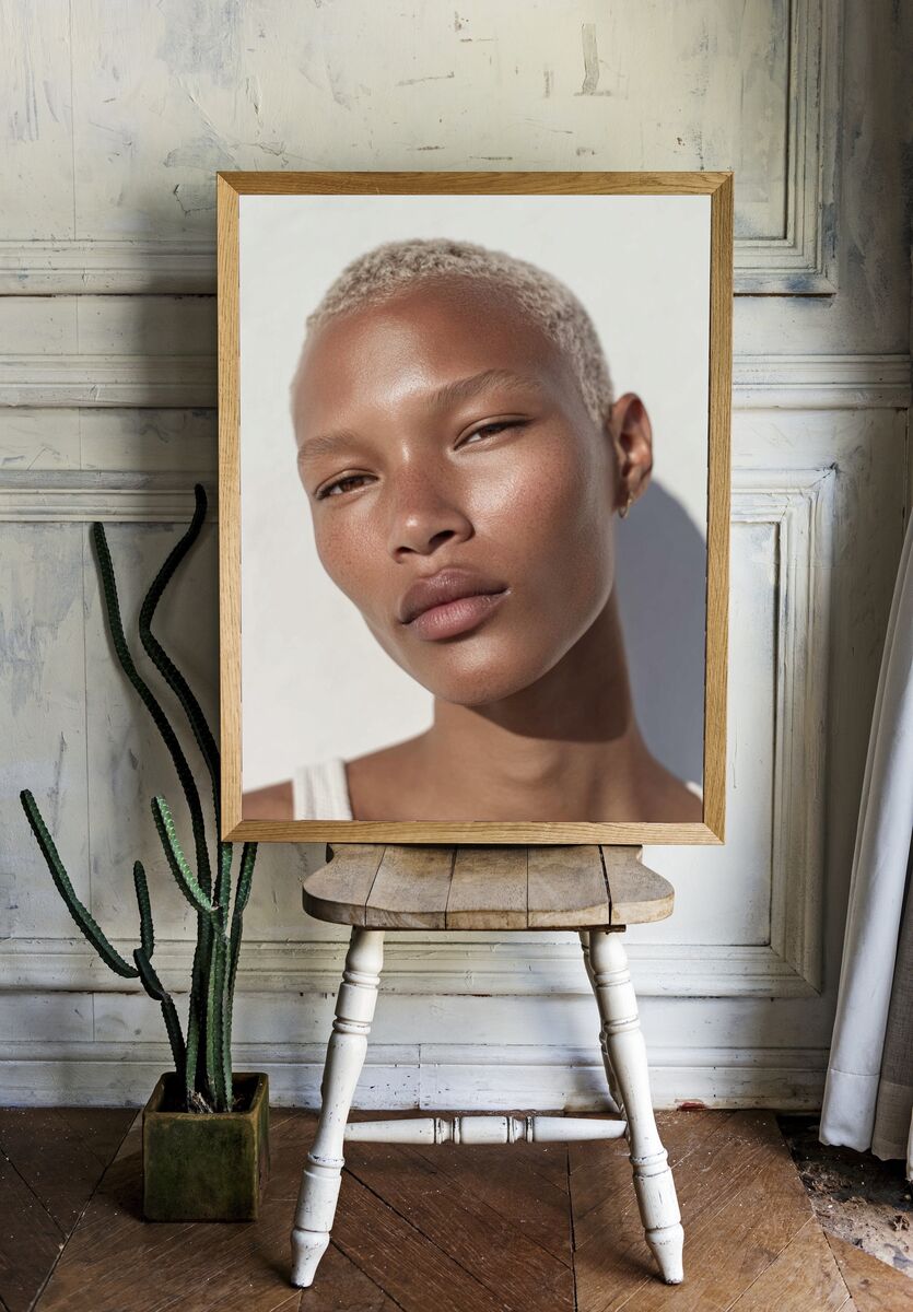 Close-Up Portrait — Photography Print. — room view 1