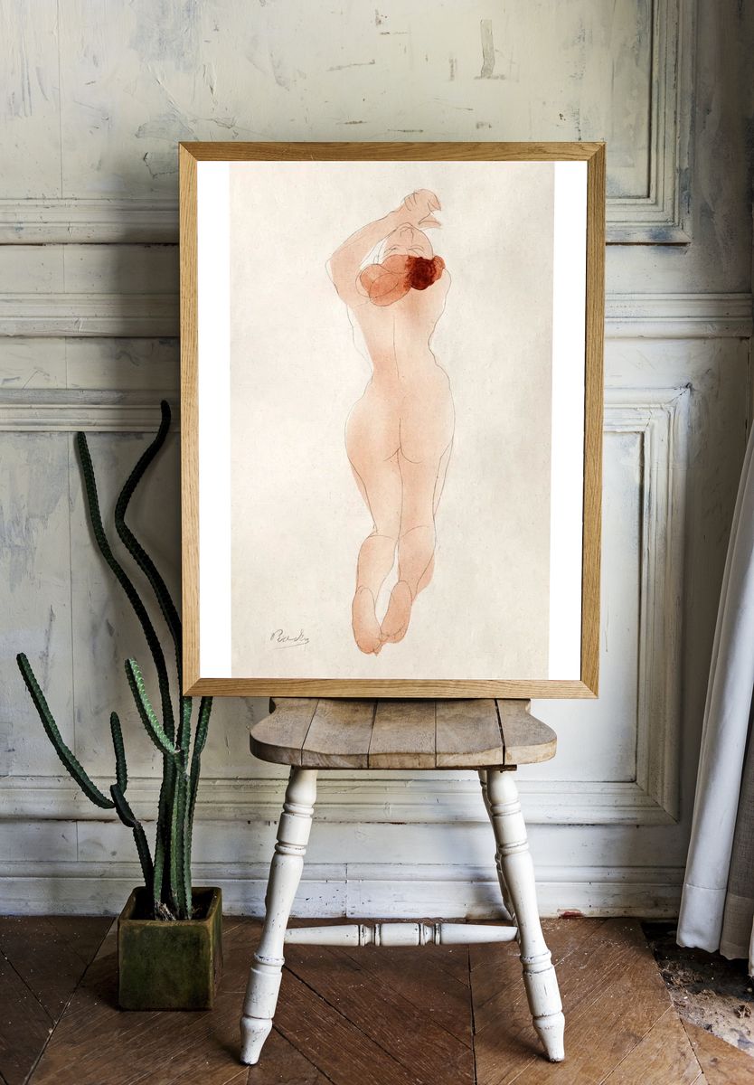 Naked woman showing her bum. room preview