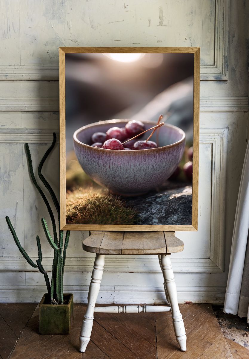 Fresh Grapes in Bowl — Food Print. — room view 1
