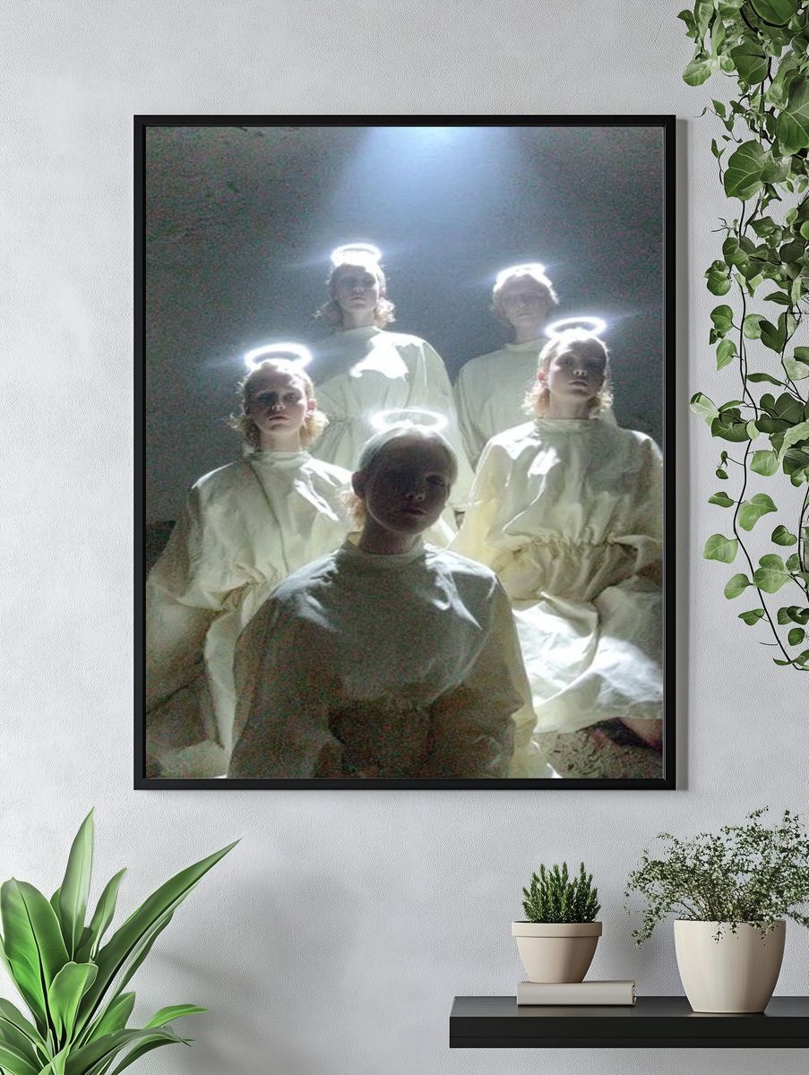 Halo Figures Photography Poster. — room view 4