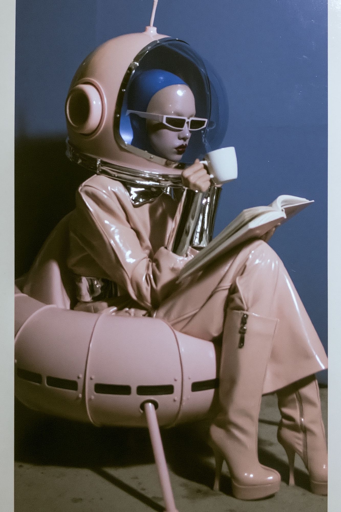 Retro Astronaut Reader Print. poster — illustration art