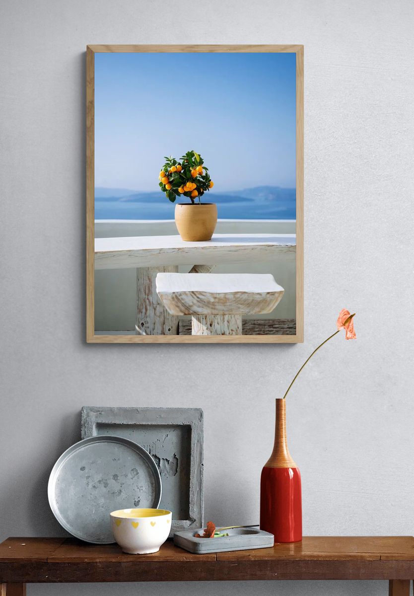 Orange tree view mountains Santorini. — room view 3