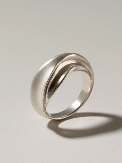 Silver Ring Minimalist Print.
