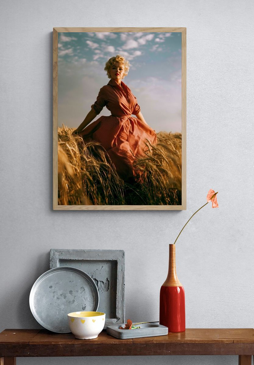Marilyn Monroe Field Portrait Print. — room view 3