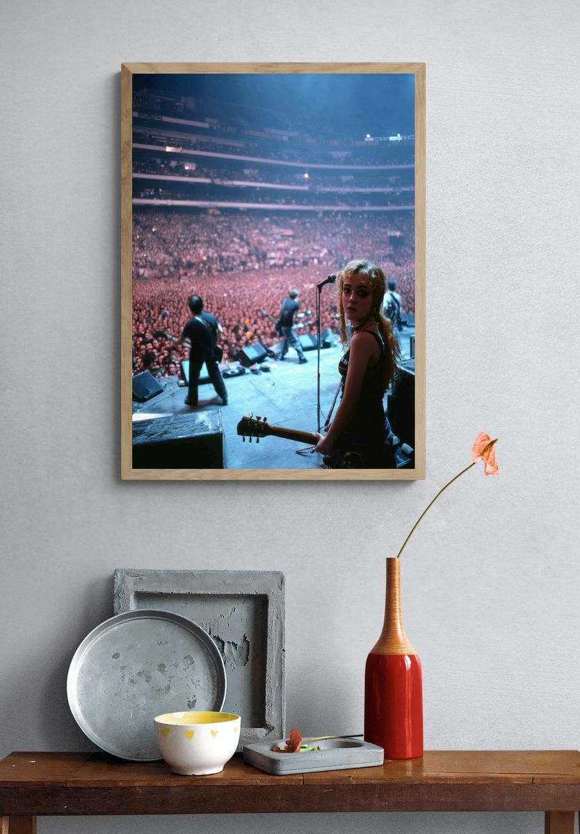 Live Concert Performance — Music Print. — room view 3