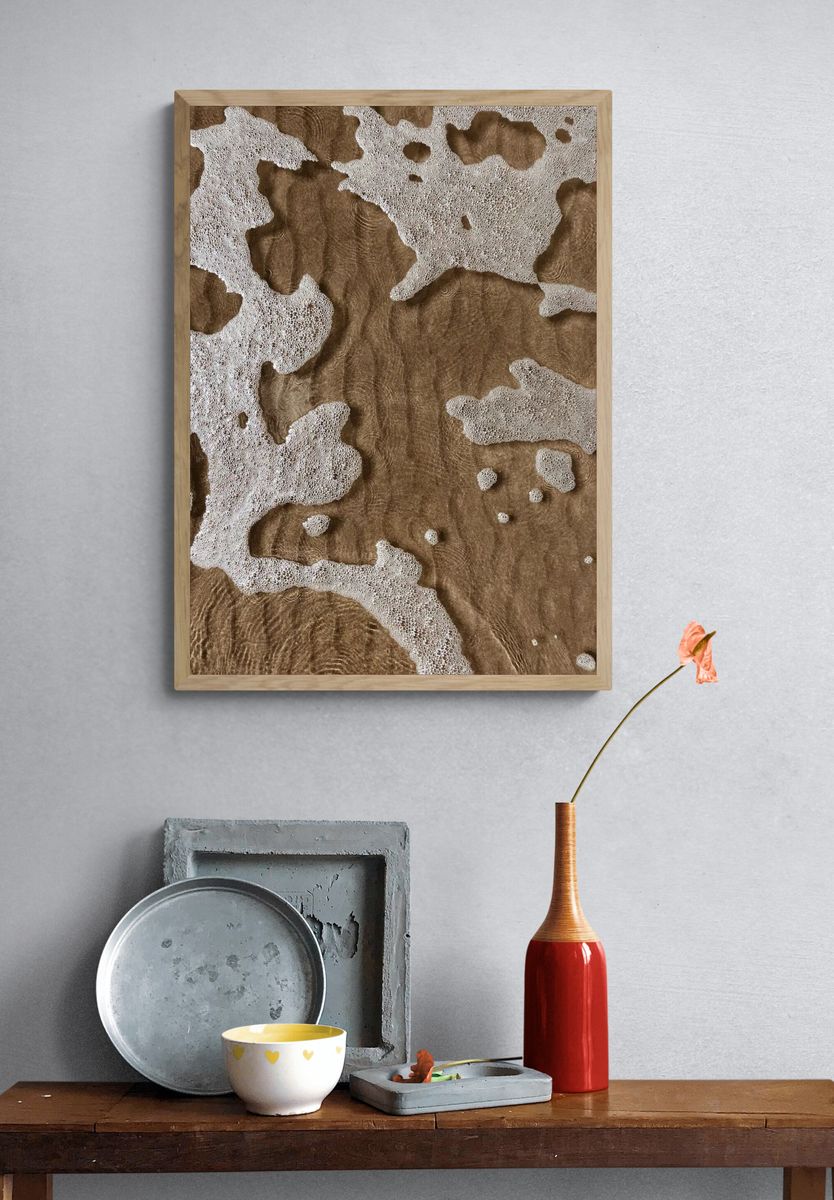 Shallow sea waters textured. — room view 3