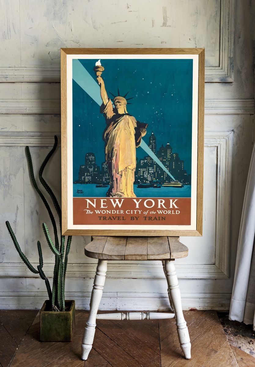 New York, wonder city world. — room view 1