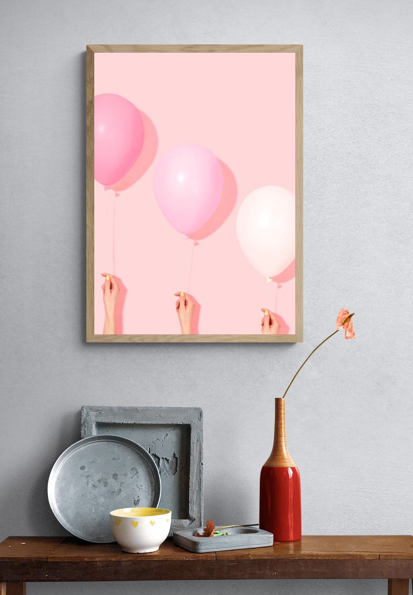 Ombre pink balloons. — room view 3