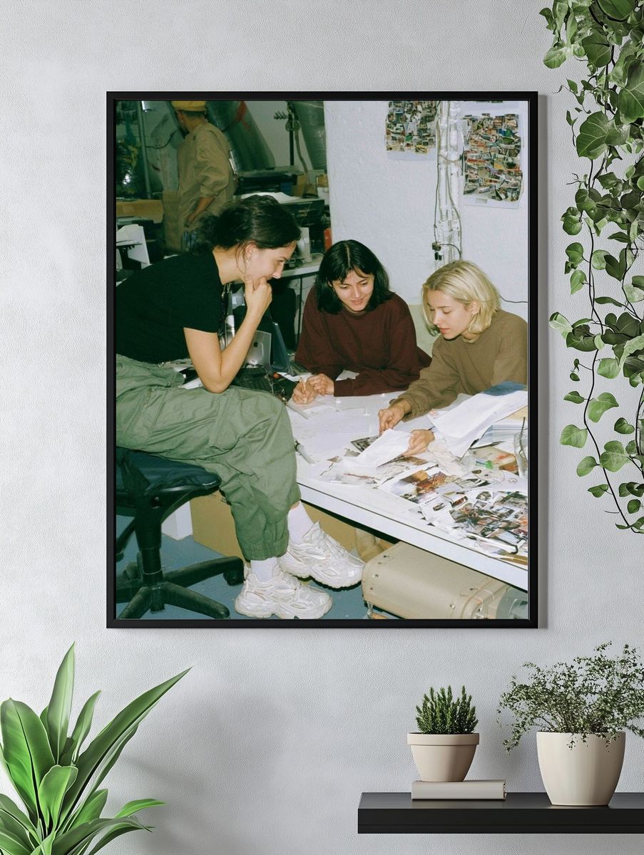 Creative Studio Collaboration Photography Poster. — room view 4