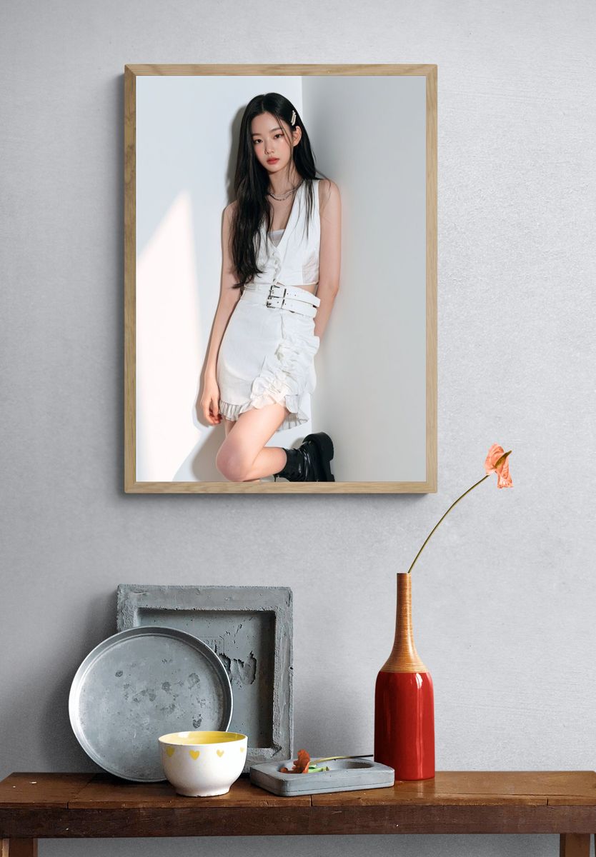 Minimalist Fashion Portrait Poster. — room view 3