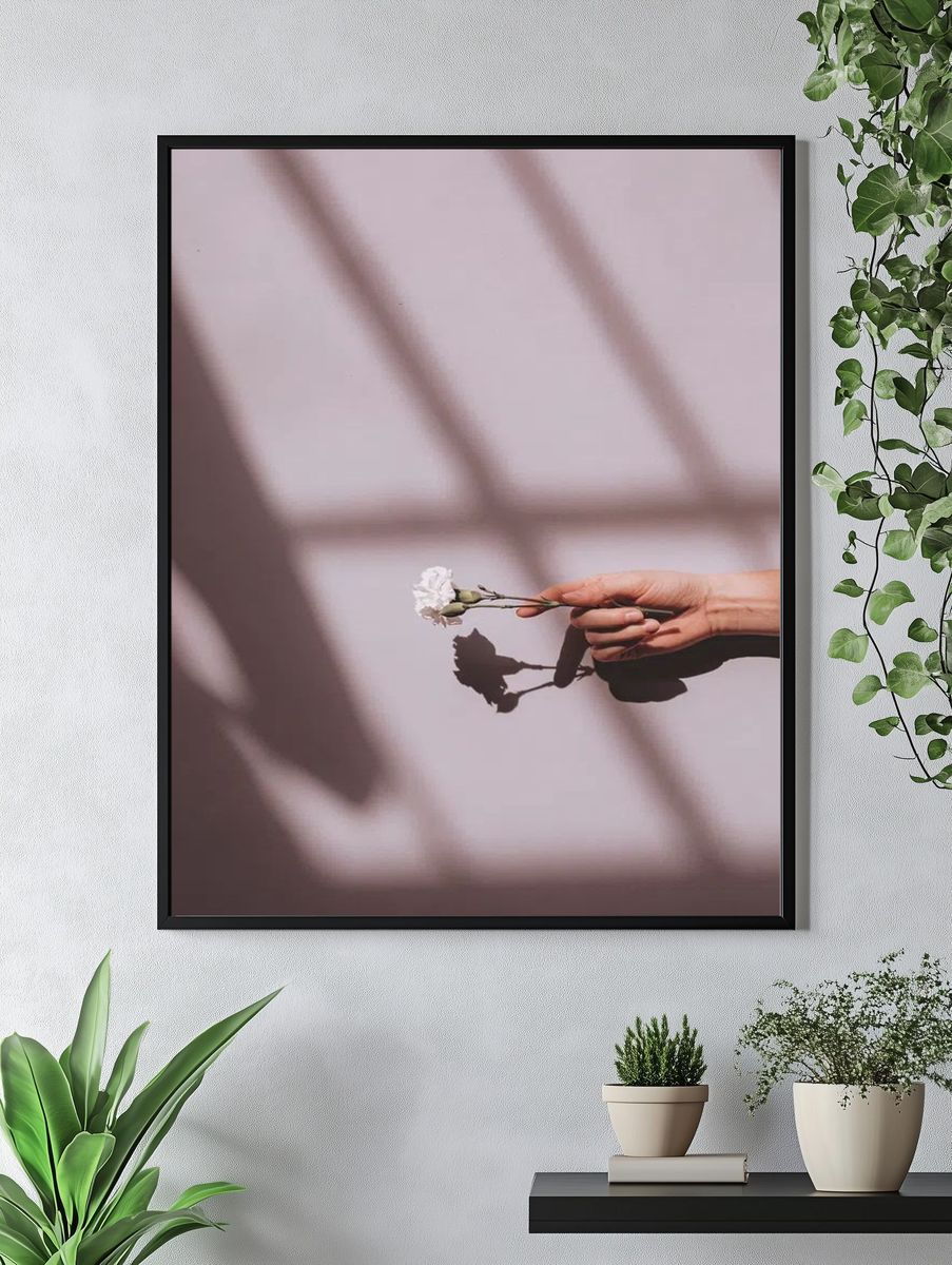 Woman holding white carnation pink. — room view 4