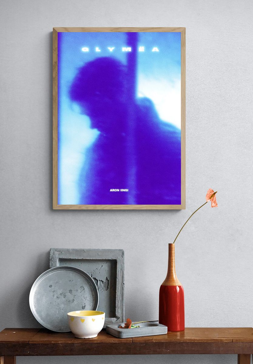 Glyméa Blue Portrait Poster. — room view 3