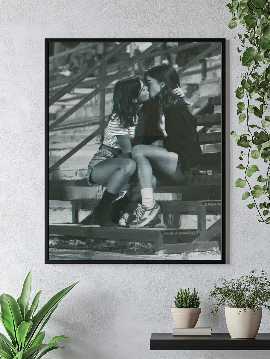 Urban Kiss Black-White Poster. — room view 4