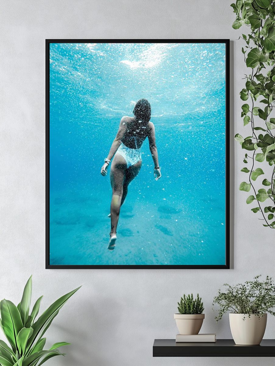 Woman swimming water. — room view 4
