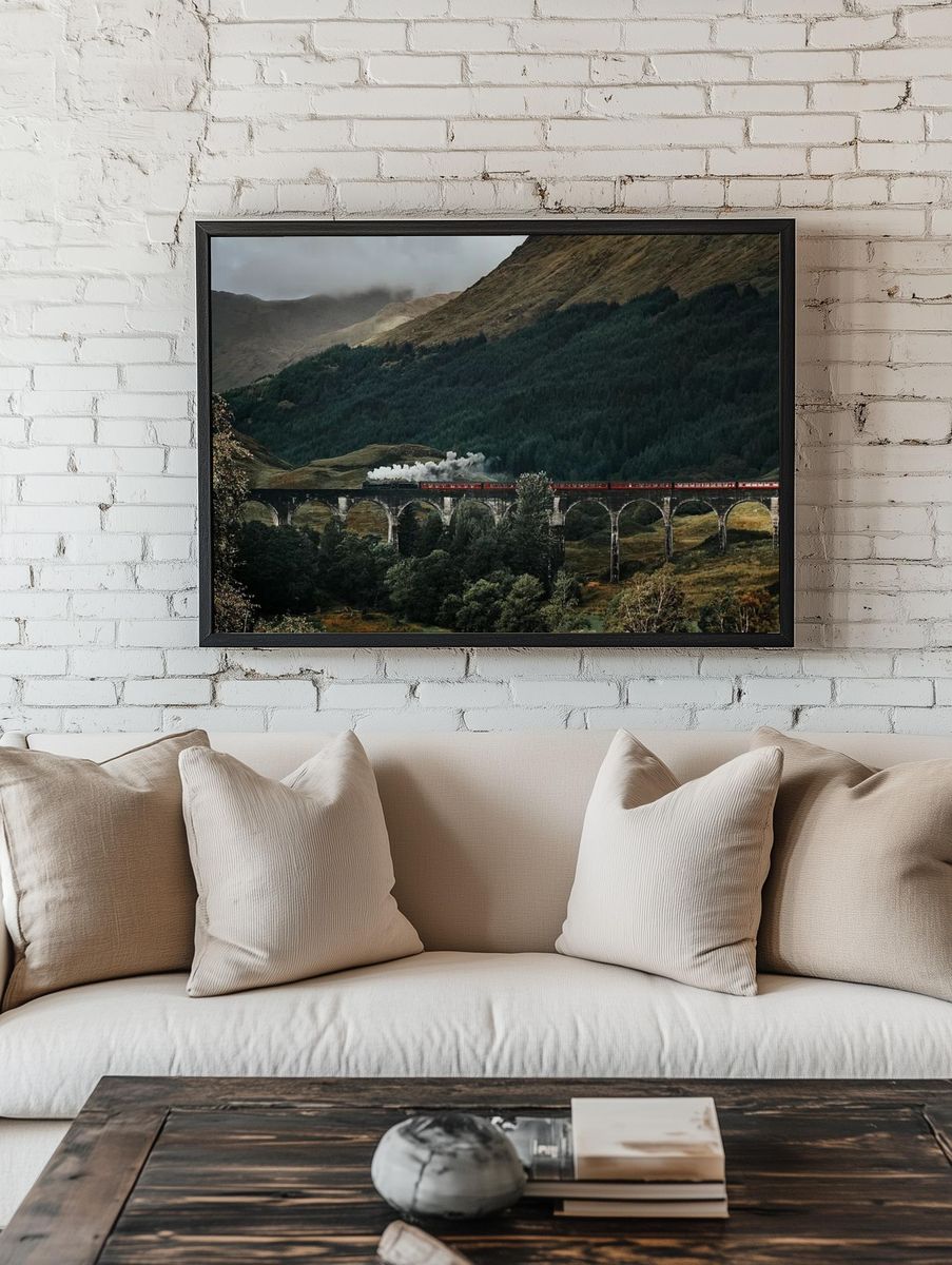 Train Glenfinnan Viaduct, Scotland. — room view 1