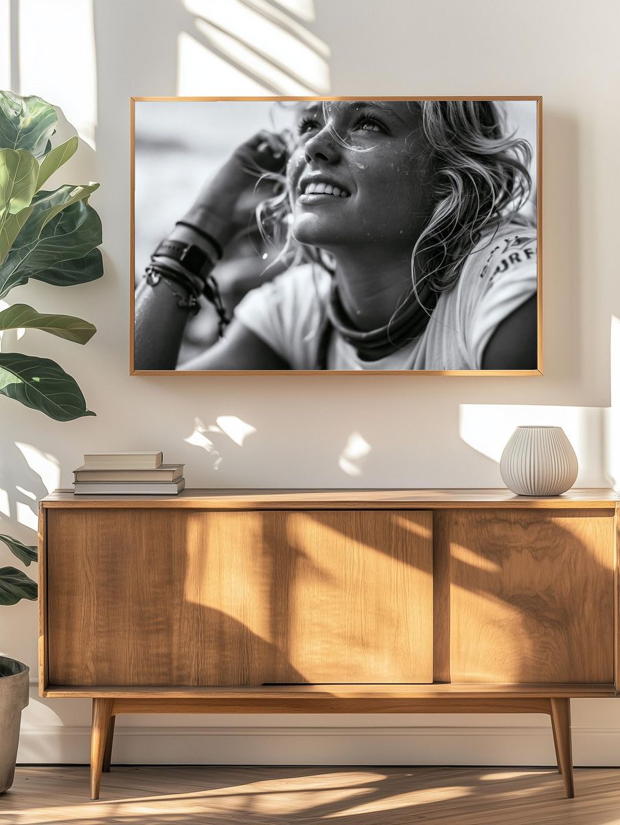 Surf Portrait Black-White Poster. — room view 3