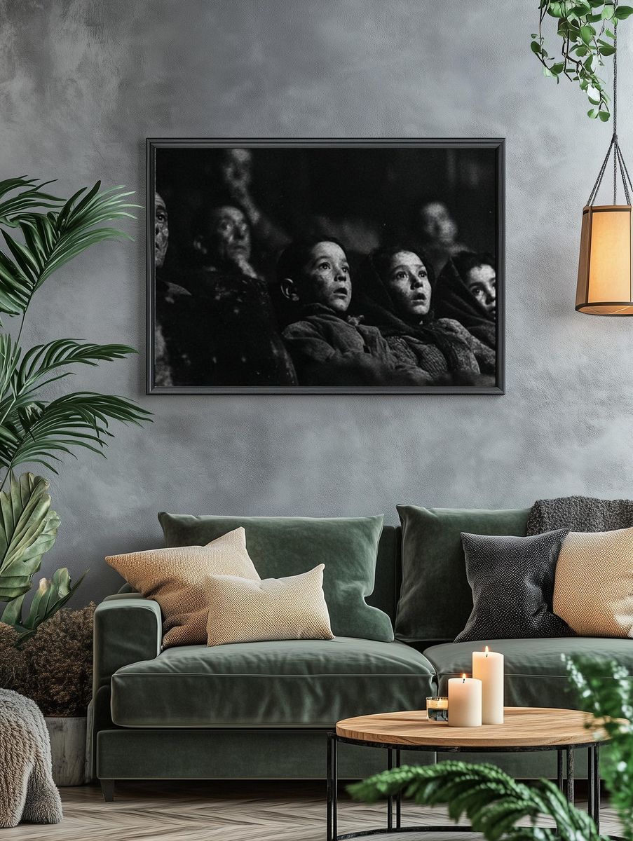 Silent Audience Black-White Poster. — room view 4