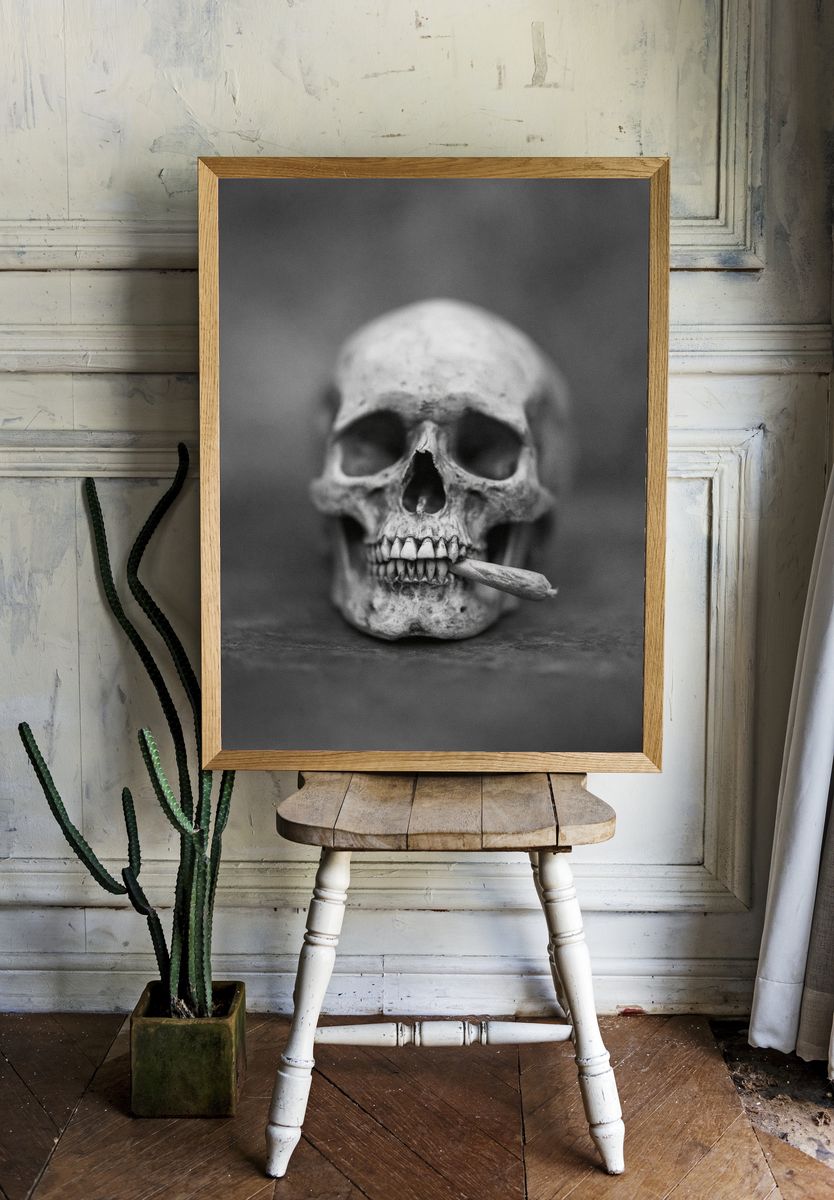 Skull with Cigarette Black-White Poster. — room view 1