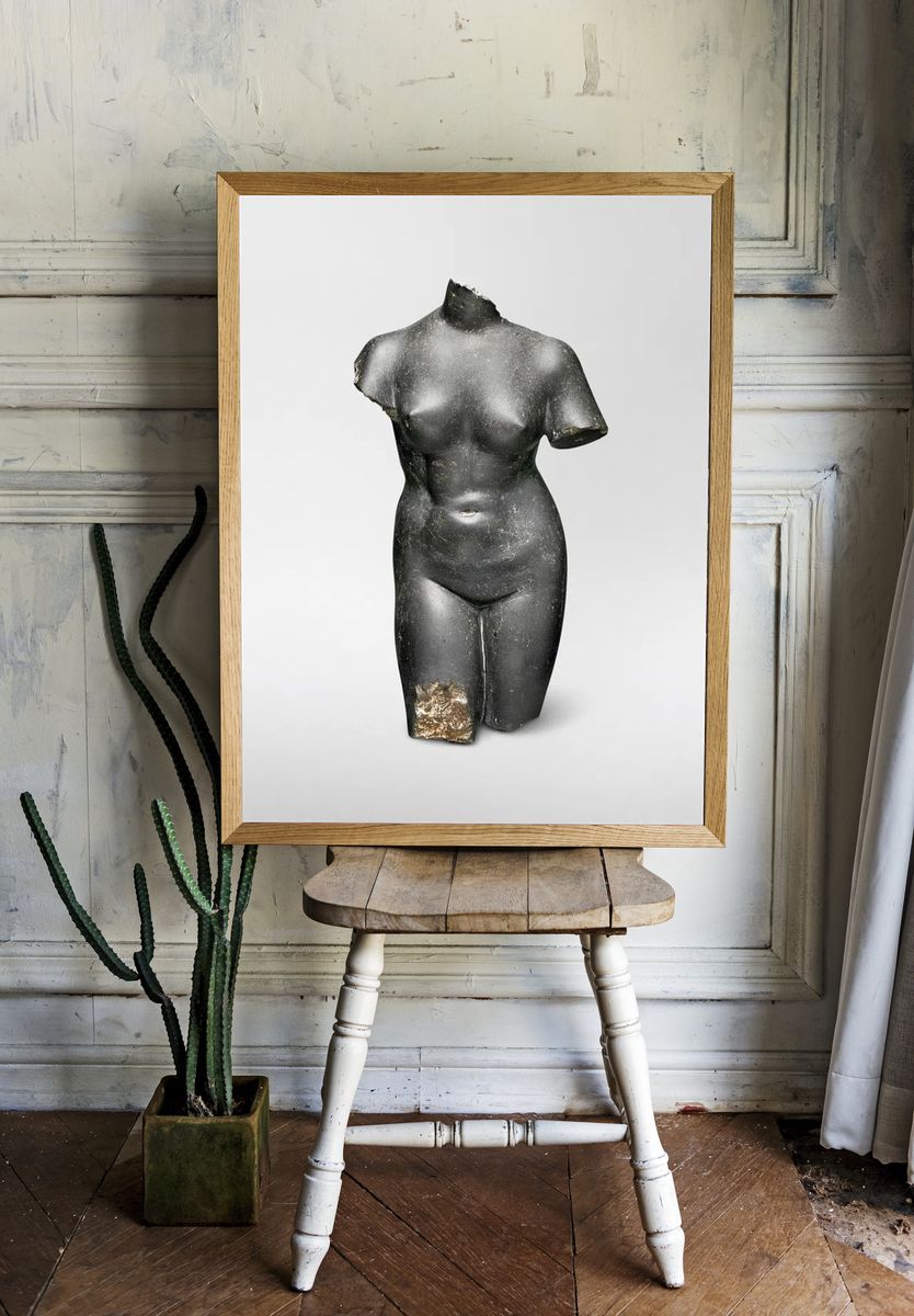 Naked lady vintage sculpture, Basalt. room preview
