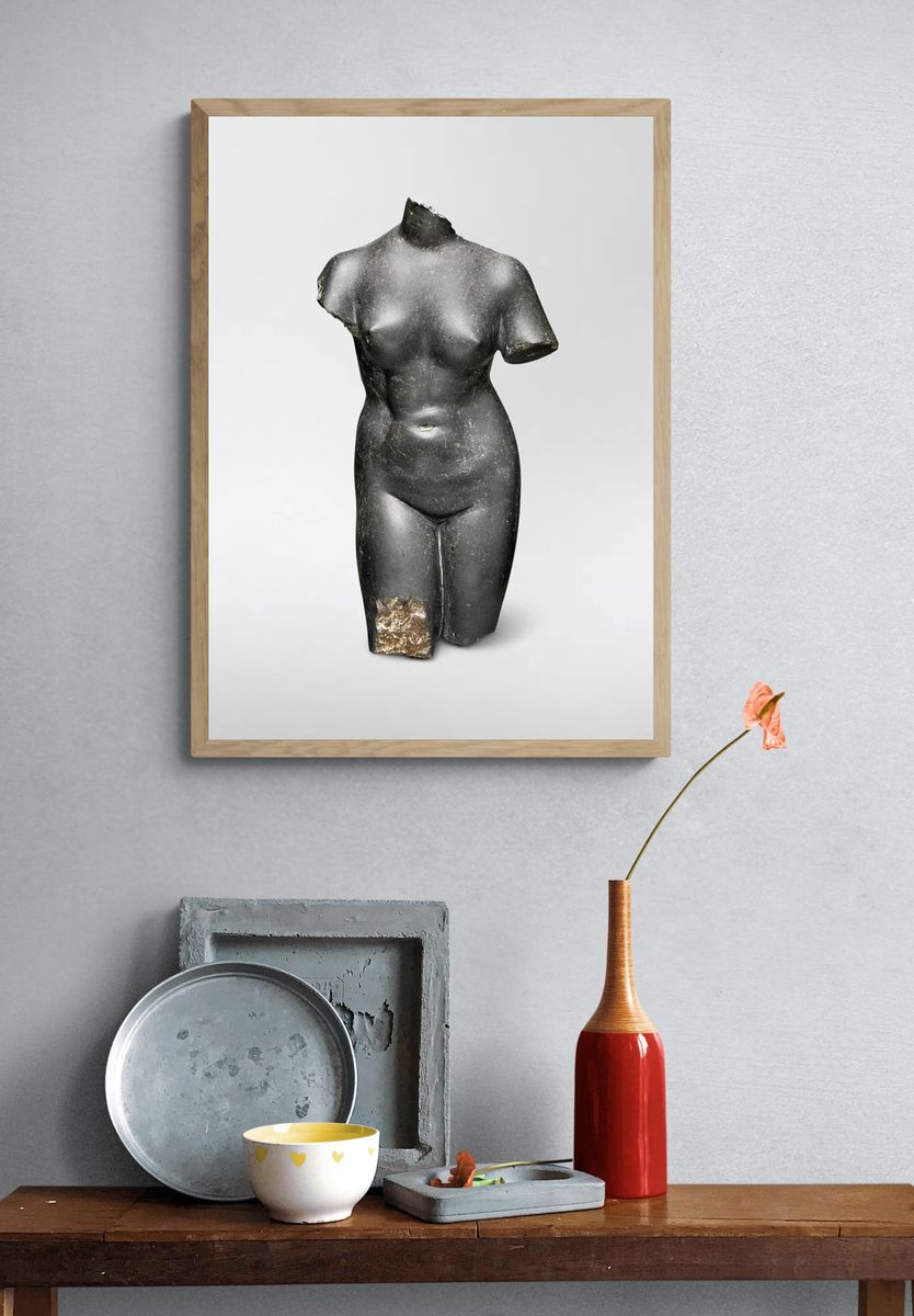 Naked lady vintage sculpture, Basalt. — room view 3