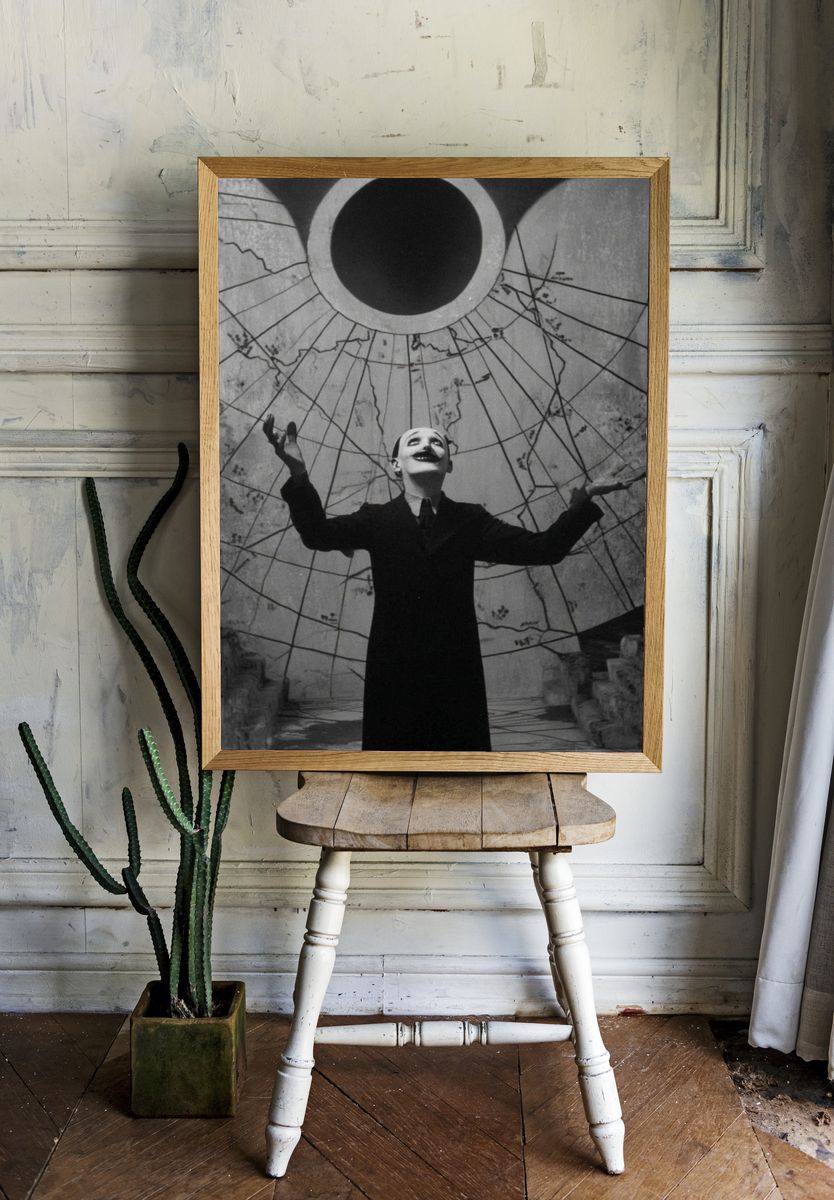 Theatrical Performer — Vintage Print room preview