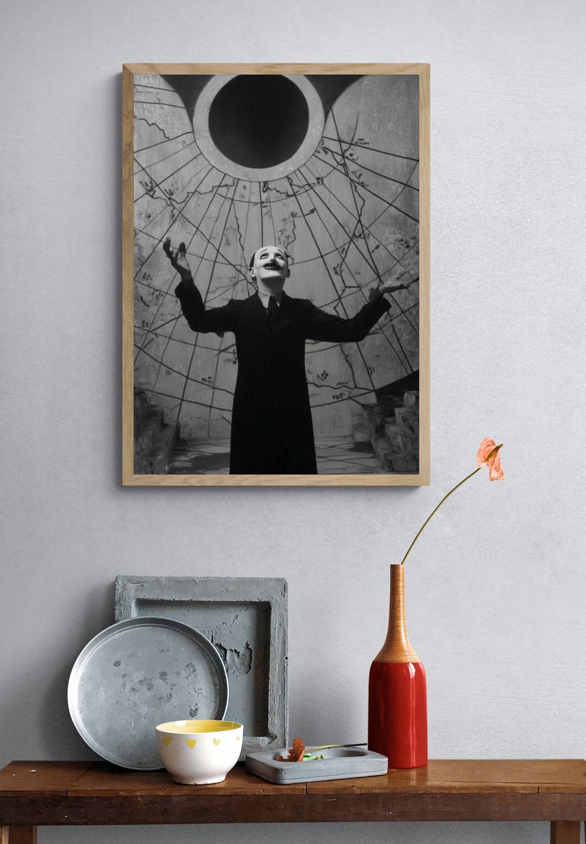 Theatrical Performer — Vintage Print. — room view 3