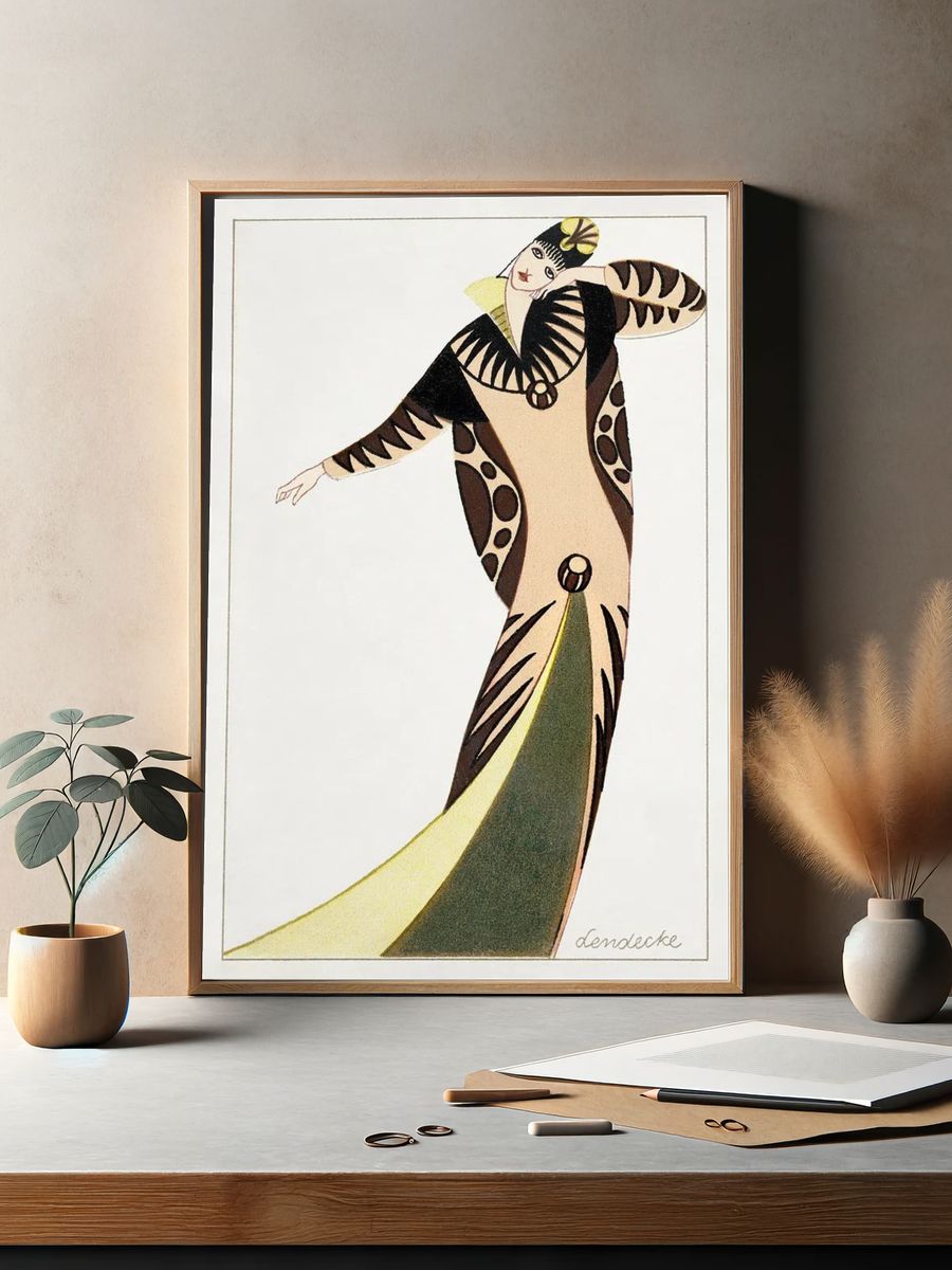 Woman long tubular dress (1912). — room view 2