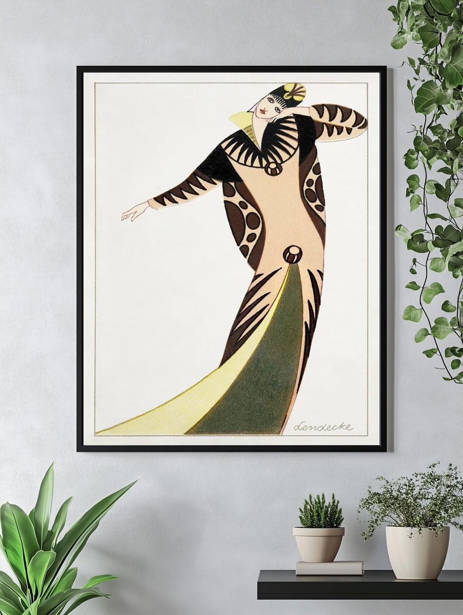Woman long tubular dress (1912). — room view 4
