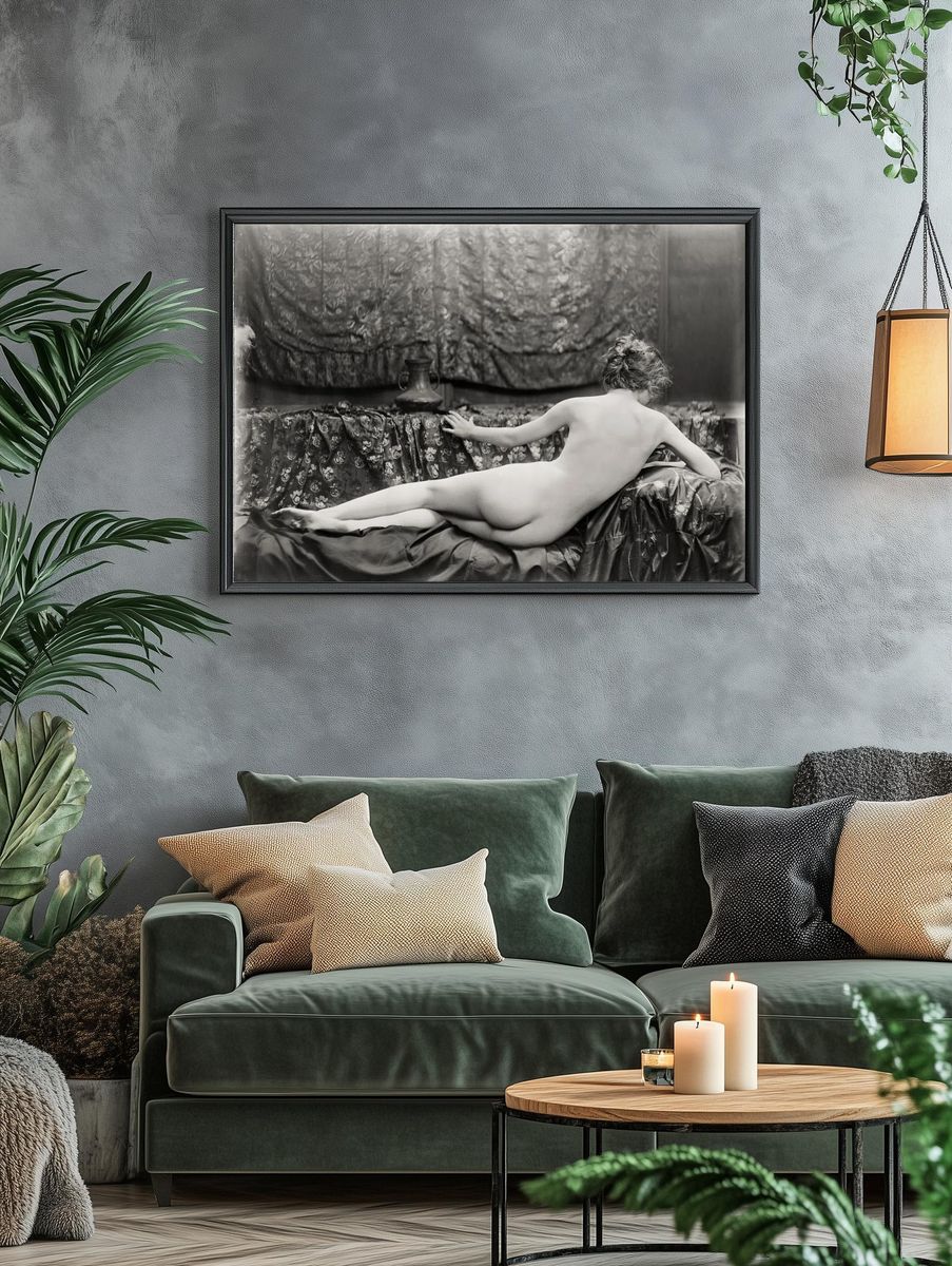 Nude photography naked woman: Portrait. — room view 4