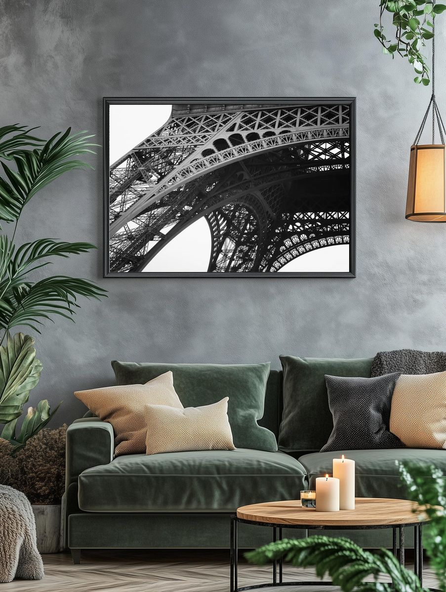 Bottom Eiffel Tower cloudy day. — room view 4