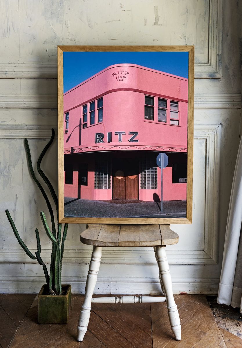 Ritz Building (1940), Eureka, California. room preview