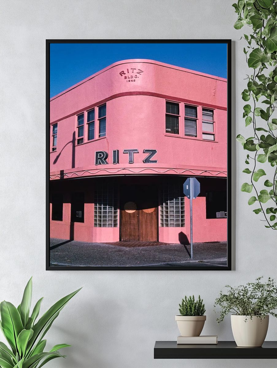 Ritz Building (1940), Eureka, California. — room view 4