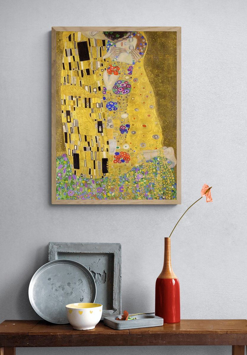 Kiss iPhone wallpaper, Klimt art. — room view 3