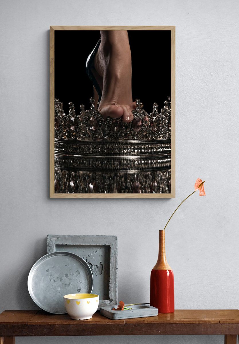 Crystal Crown Fashion Poster. — room view 3