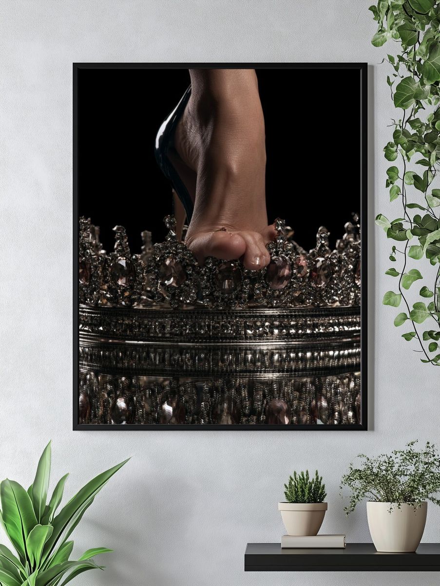 Crystal Crown Fashion Poster. — room view 4