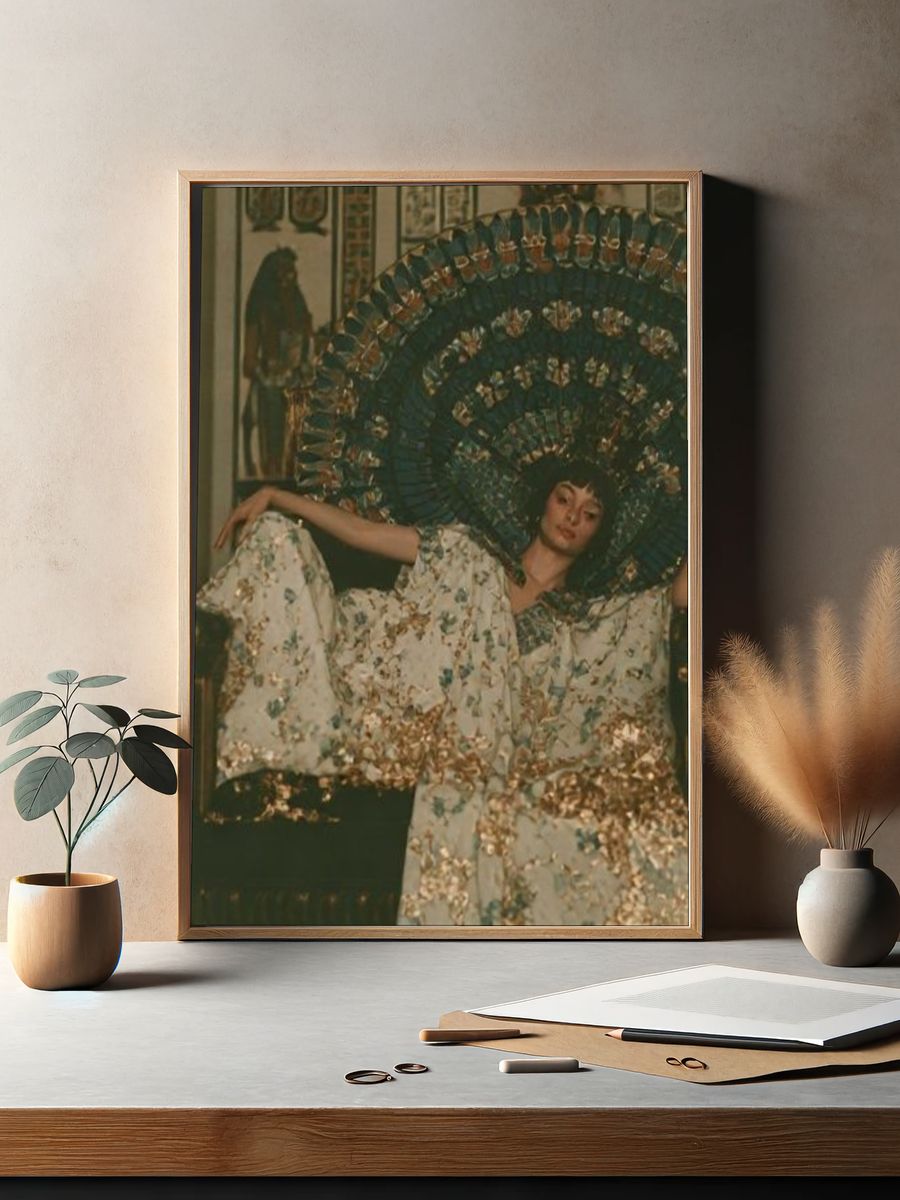 Fashion Portrait — Vintage Print. — room view 2