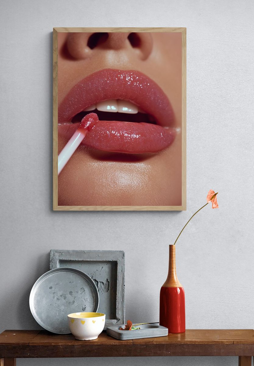Glossy Lips Beauty Poster. — room view 3