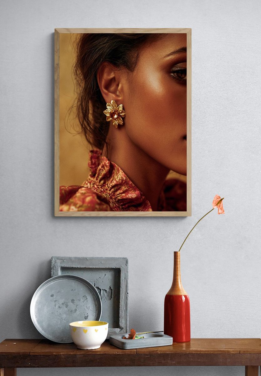 Golden Portrait Fashion Poster. — room view 3