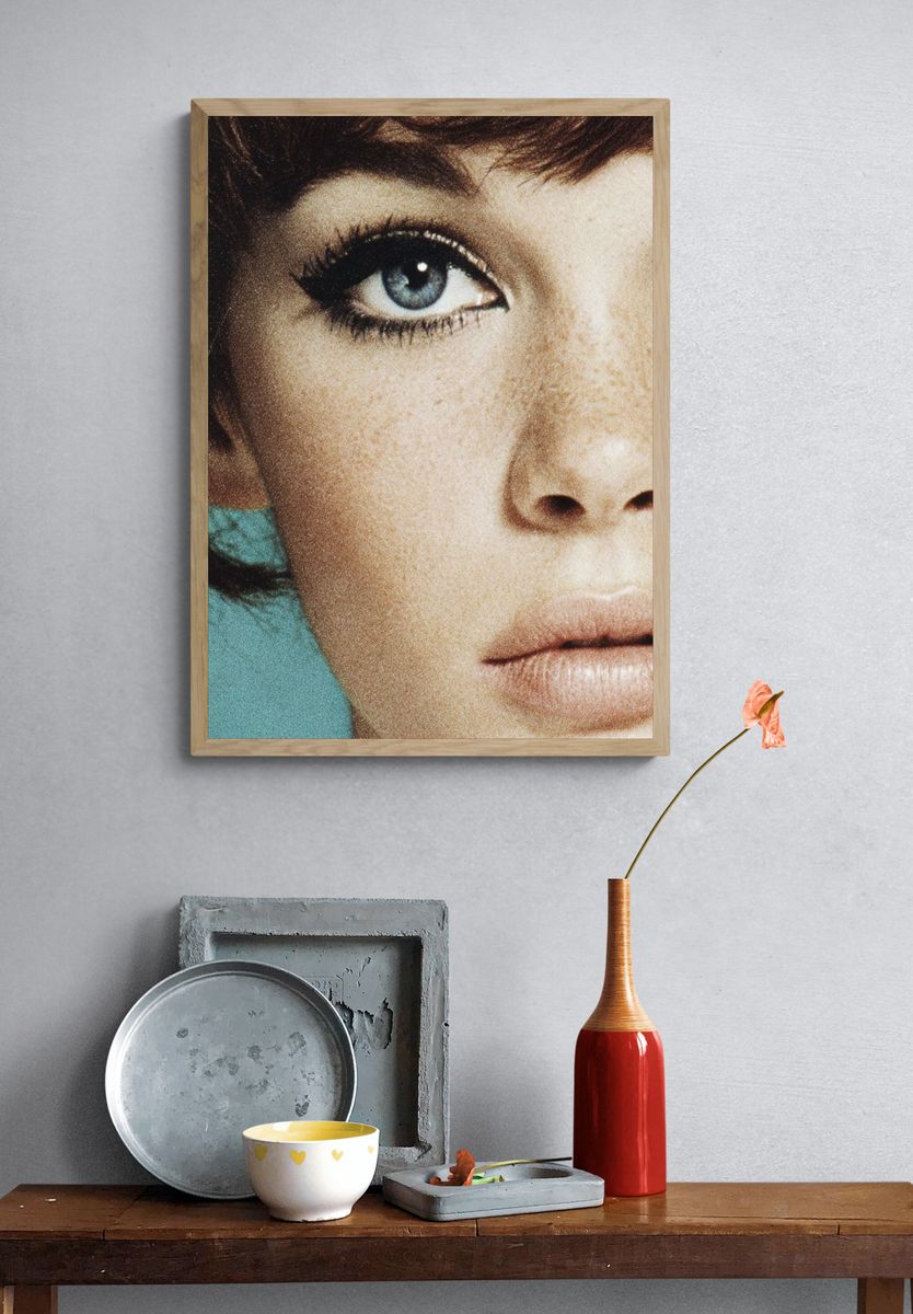 Retro Pop Portrait Poster. — room view 3